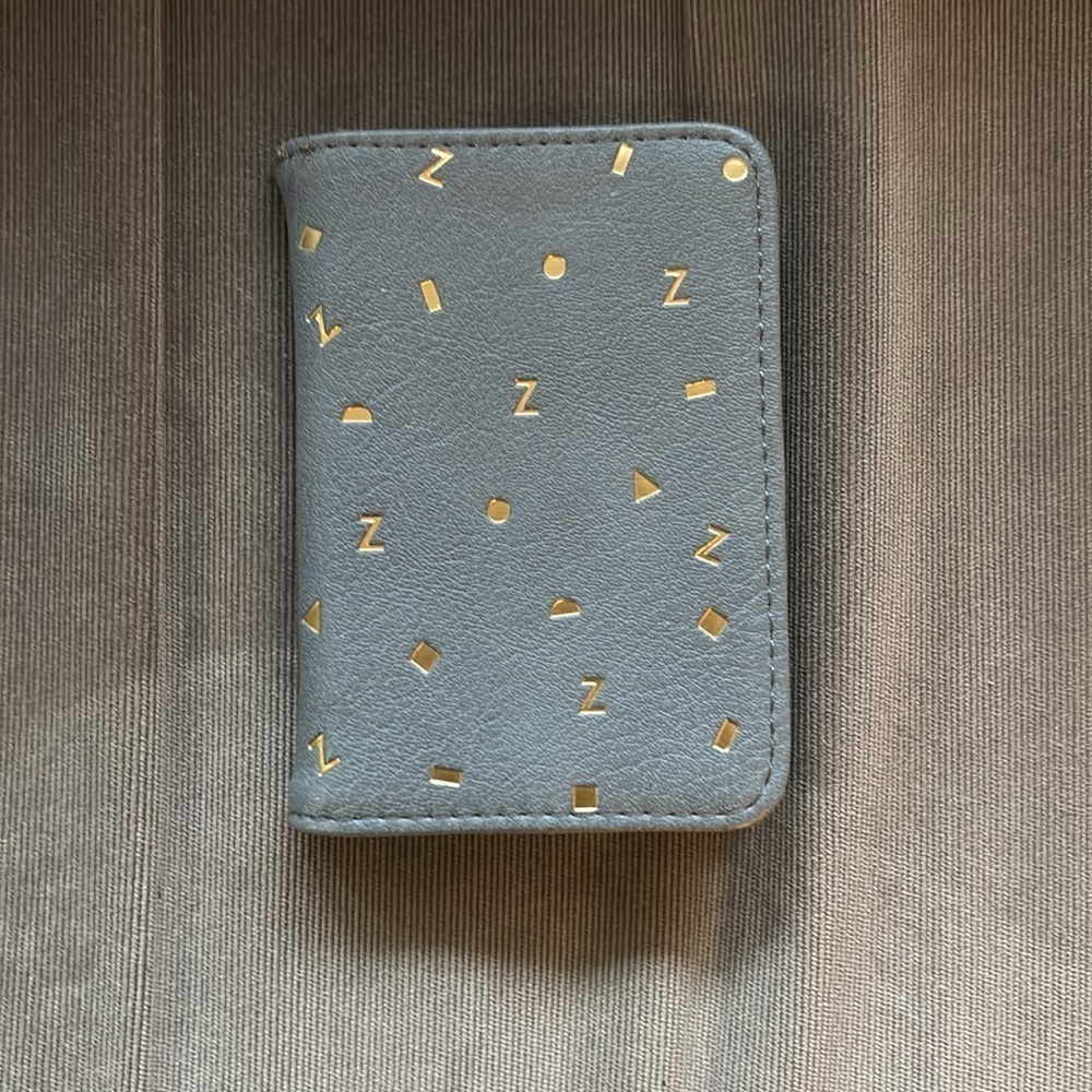 Oliver Bonas Alphabet Gold Foil Travel Card Holder "Z"